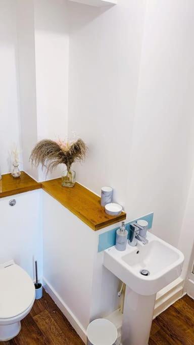 2 Bed Apartment With Free Parking Chelmsford Bagian luar foto